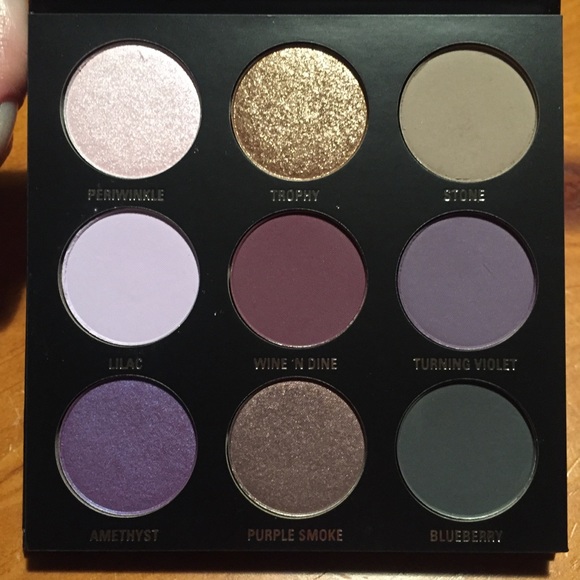 🎉2 X HP🎉 Kylie The Purple Eyeshadow Palette - Picture 7 of 16